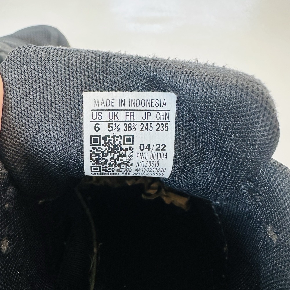 Adidas Boys Size 6 Shoes Black / White - Picture 8 of 9